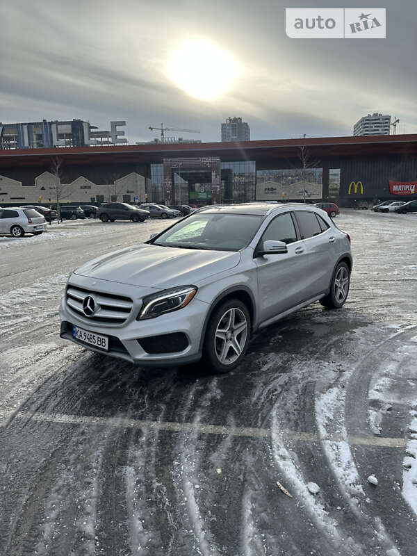 Mercedes-benz Gla-class (2015)