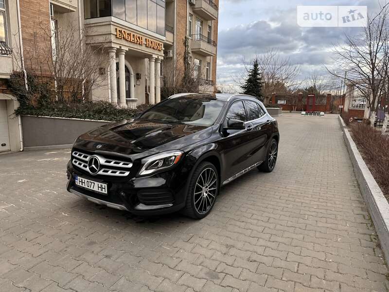 Mercedes-benz Gla-class (2017)