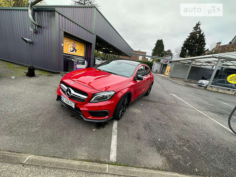 Mercedes-benz Gla-class (2016)