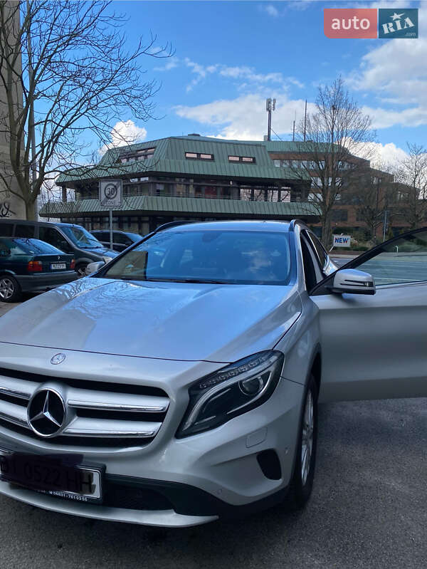 Mercedes-benz Gla-class (2016)