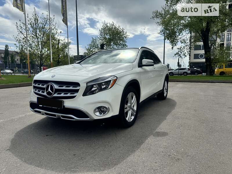 Mercedes-benz Gla-class (2017)