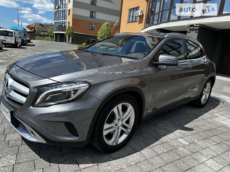 Mercedes-benz Gla-class (2015)