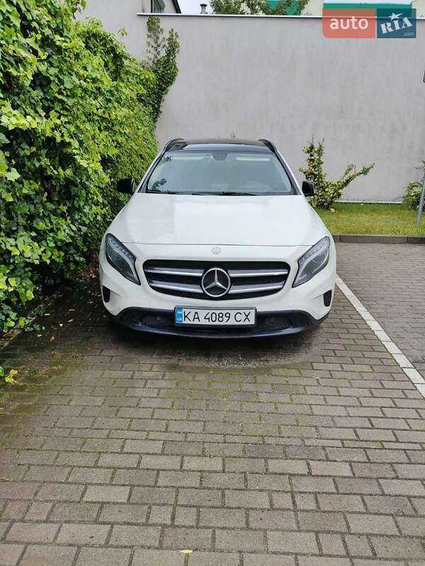 Mercedes-benz Gla-class (2015)