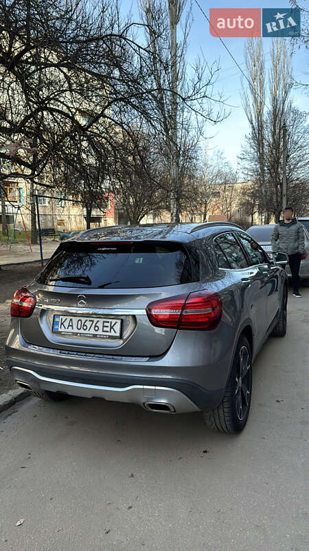 Mercedes-benz Gla-class (2018)