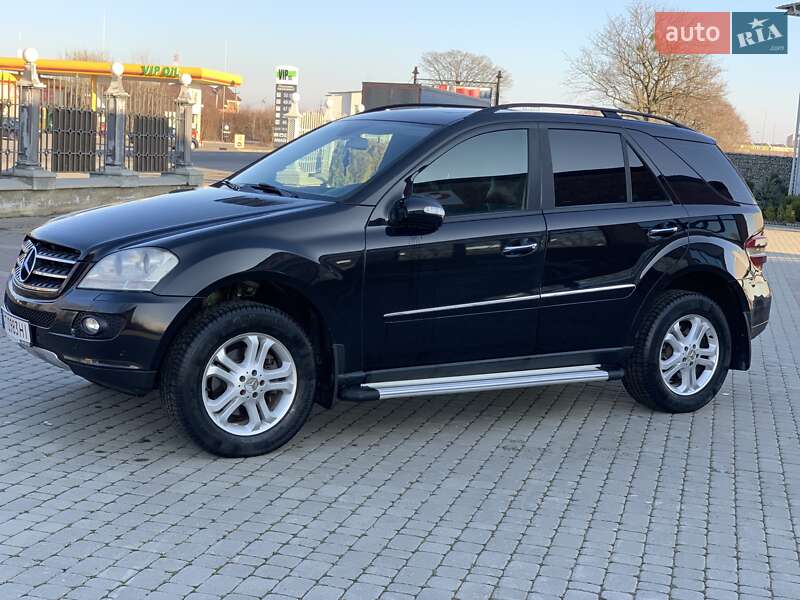 Mercedes-benz M-class (2005)