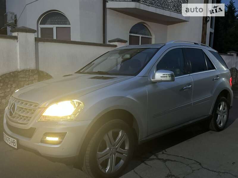 Mercedes-benz M-class (2010)