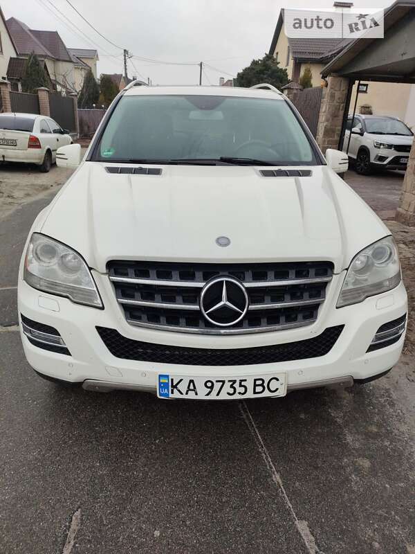 Mercedes-benz M-class (2011)