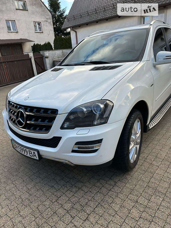 Mercedes-benz M-class (2011)