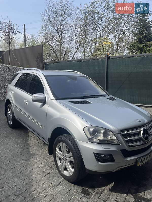 Mercedes-benz M-class (2009)