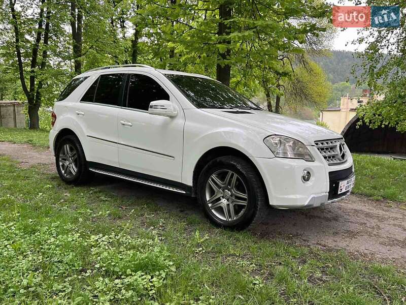 Mercedes-benz M-class (2011)