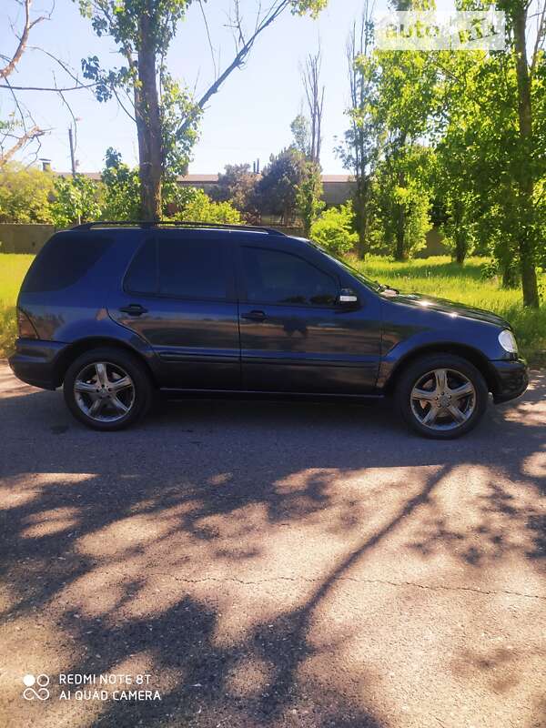 Mercedes-benz M-class (2002)