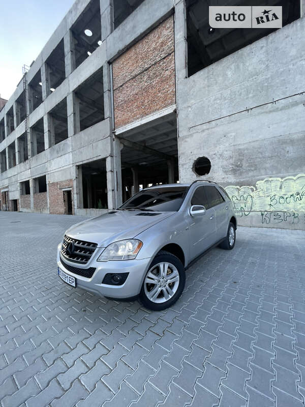 Mercedes-benz M-class (2009)