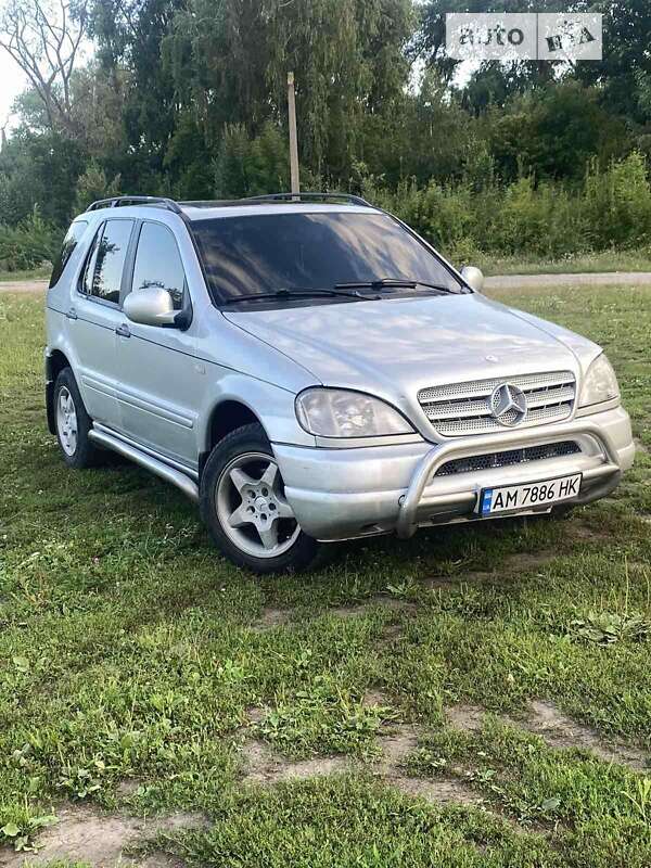 Mercedes-benz M-class (2000)