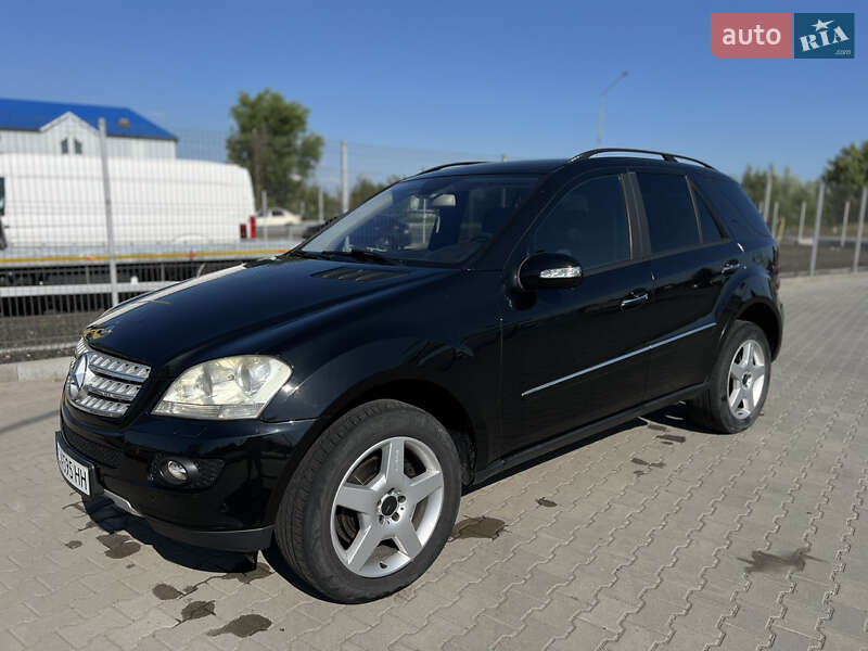 Mercedes-benz M-class (2005)