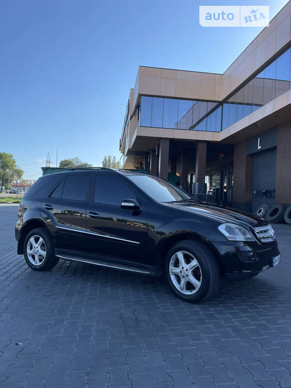 Mercedes-benz M-class (2007)