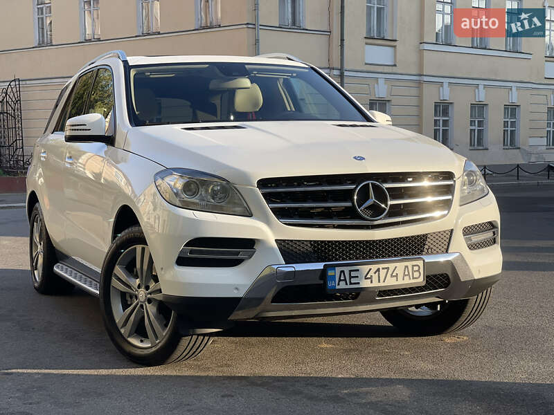Mercedes-benz M-class (2015)