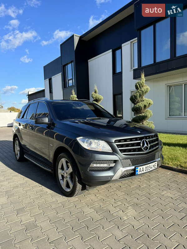 Mercedes-benz M-class (2012)