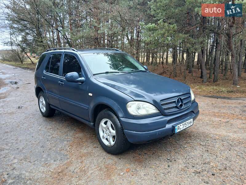 Mercedes-benz M-class (2000)