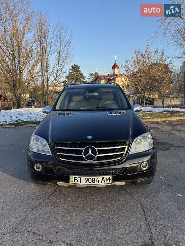Mercedes-benz M-class (2006)
