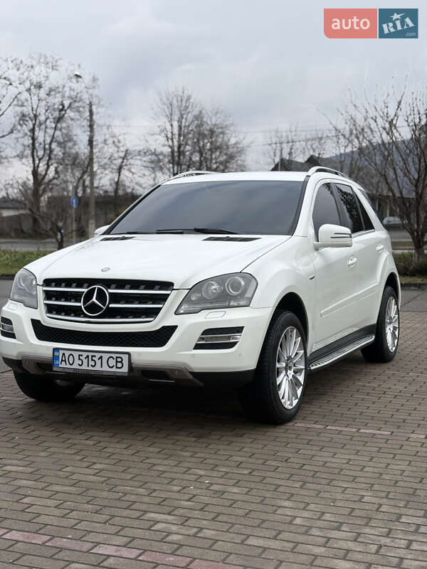 Mercedes-benz M-class (2011)