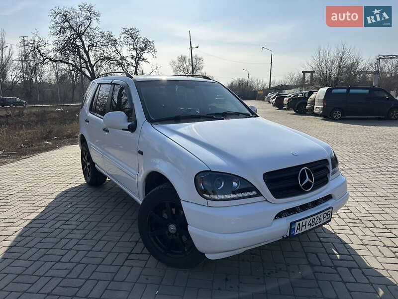 Mercedes-benz M-class (2000)