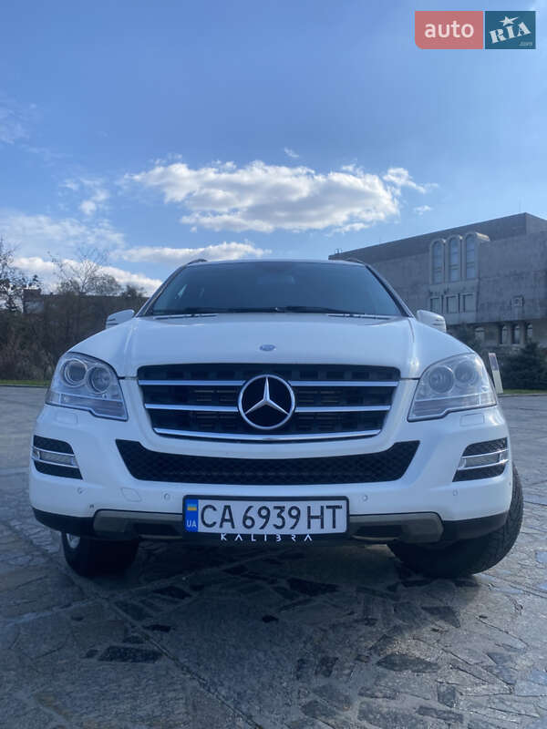 Mercedes-benz M-class (2010)