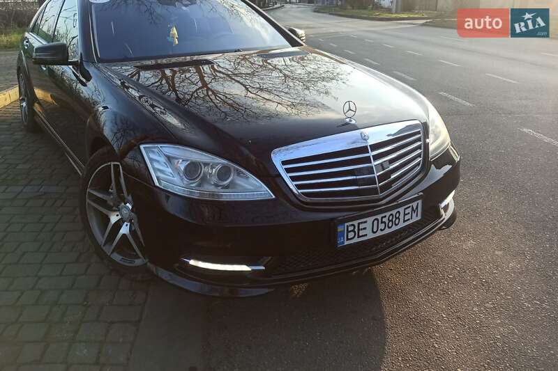 Mercedes-benz S-class (2010)