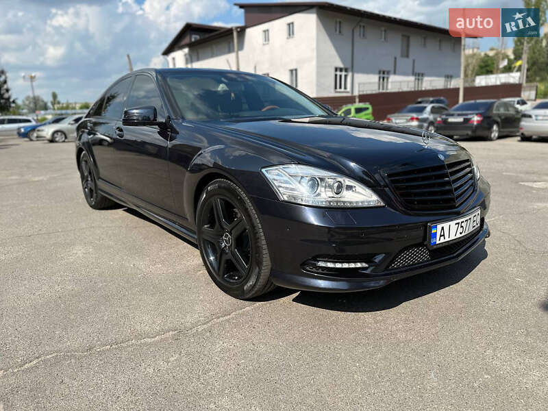 Mercedes-benz S-class (2010)