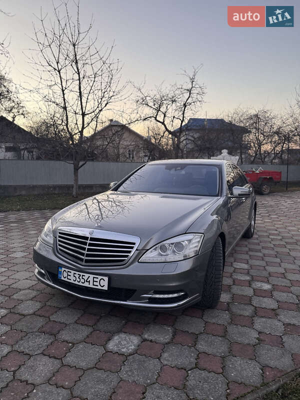 Mercedes-benz S-class (2010)