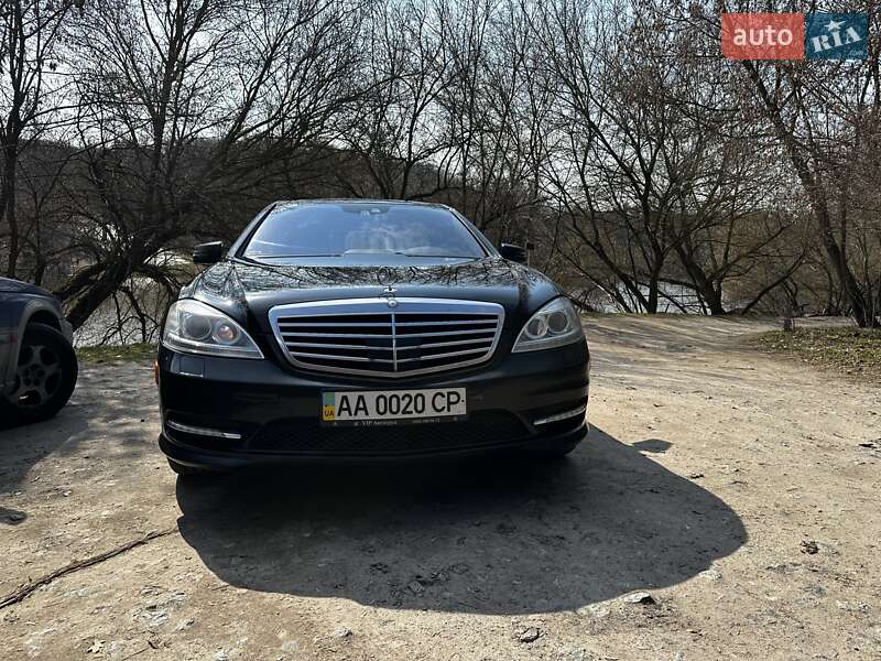 Mercedes-benz S-class (2010)