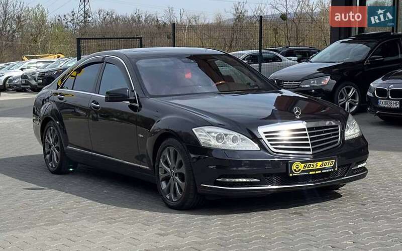 Mercedes-benz S-class (2010)