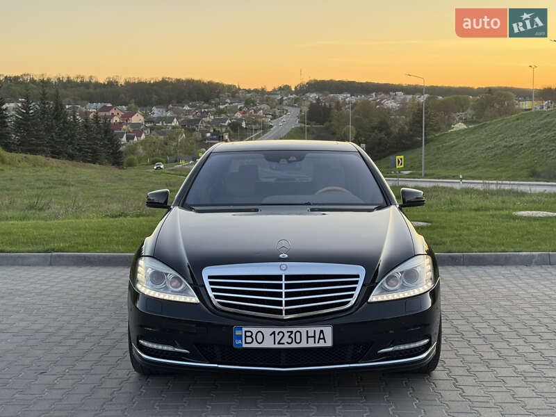 Mercedes-benz S-class (2010)