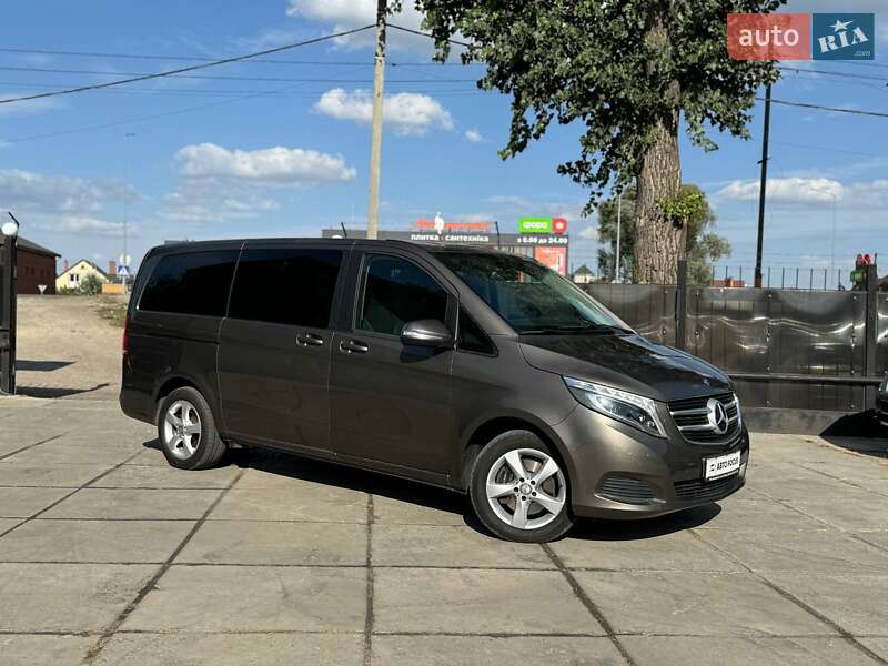 Mercedes-benz V-class (2015)