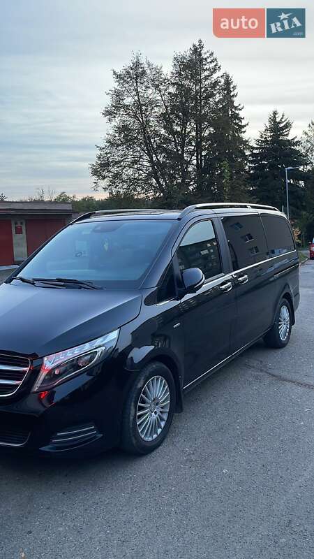 Mercedes-benz V-class (2014)