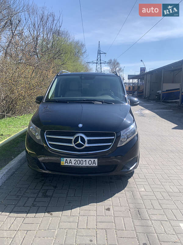 Mercedes-benz V-class (2015)