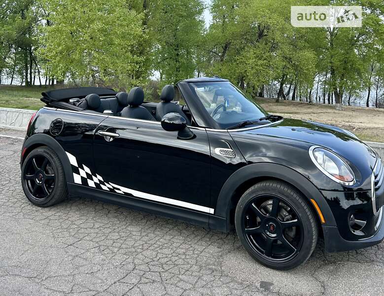 Mini Convertible (2016)