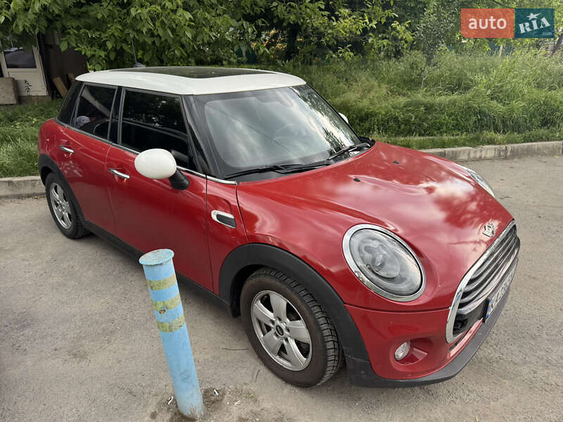 Mini Cooper (2016)