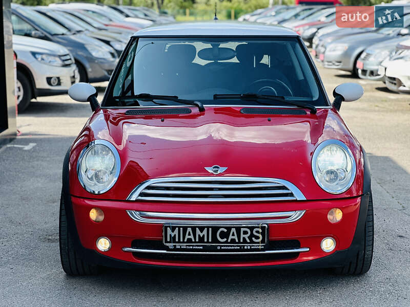 Mini Cooper (2004)