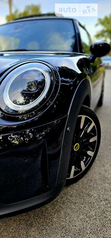 Mini Electric (2021)