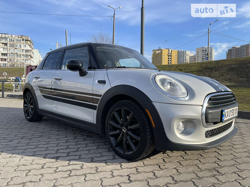 Mini Cooper (2016)