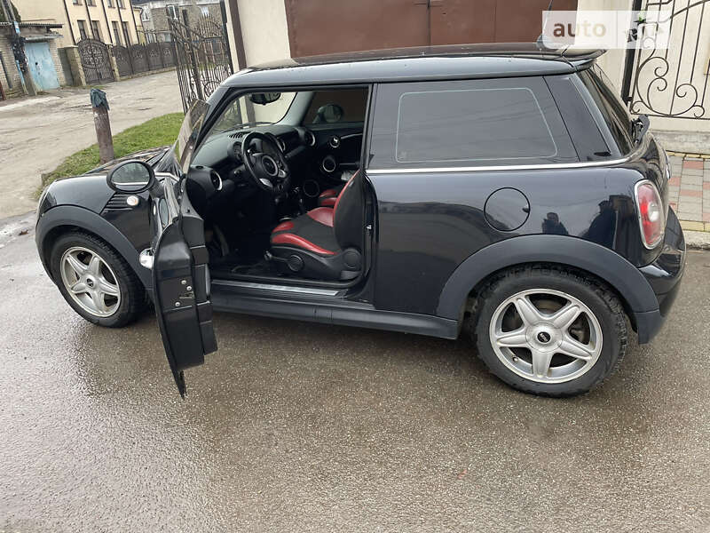 Mini Hatch (2007)