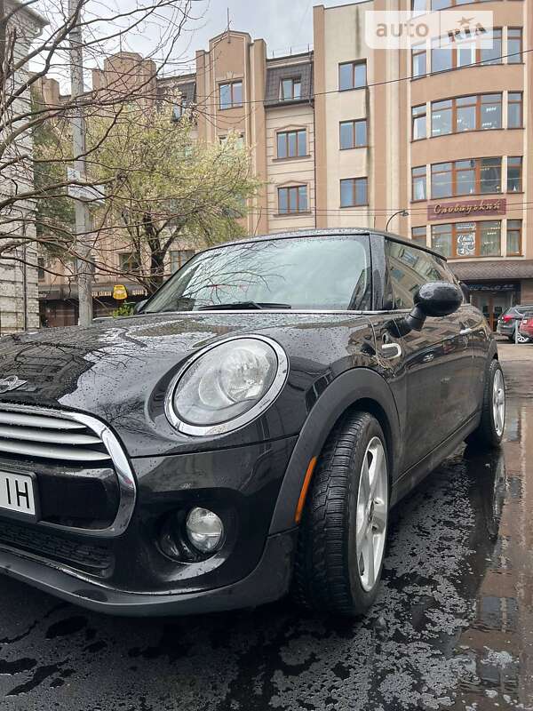 Mini Hatch (2015)