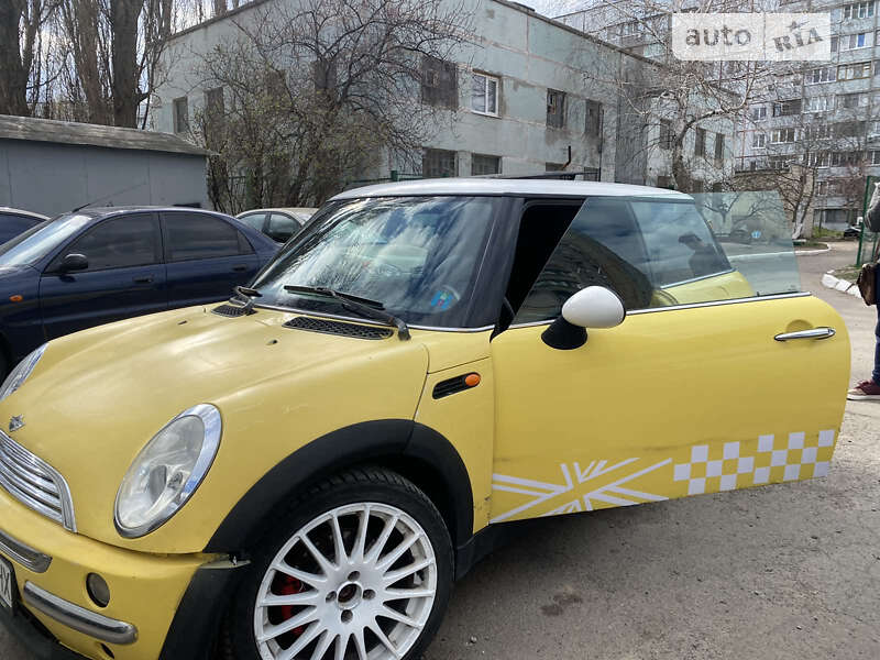 Mini Hatch (2002)