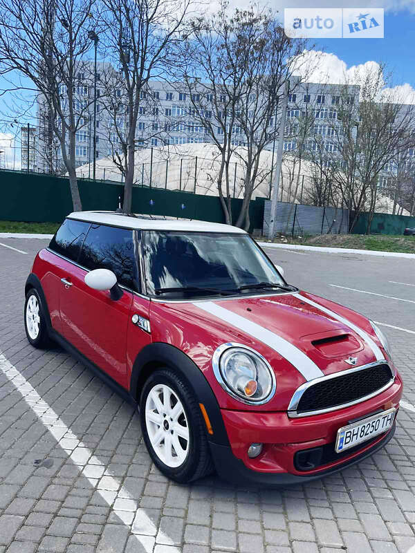 Mini Hatch (2011)