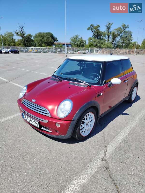 Mini Cooper (2006)