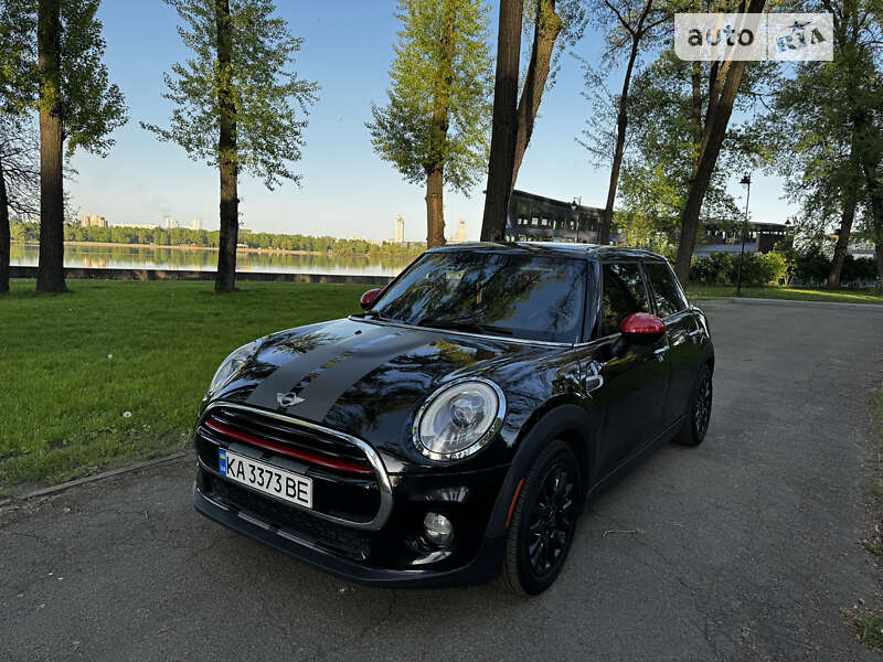 Mini Hatch (2015)