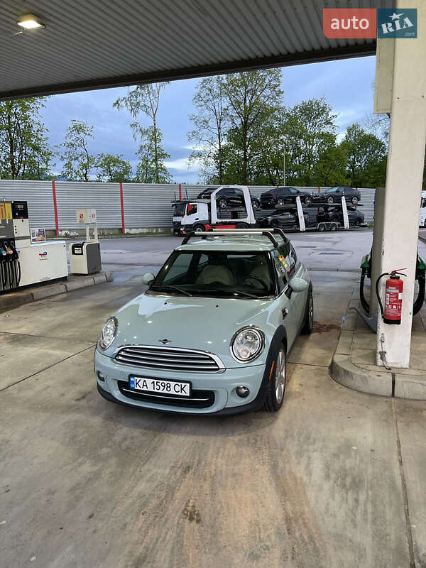 Mini Hatch (2013)