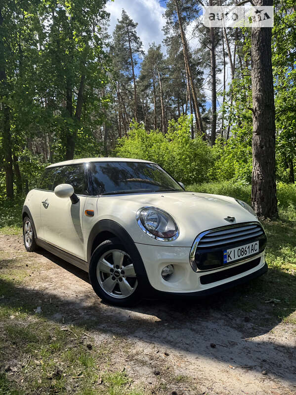 Mini Hatch (2015)