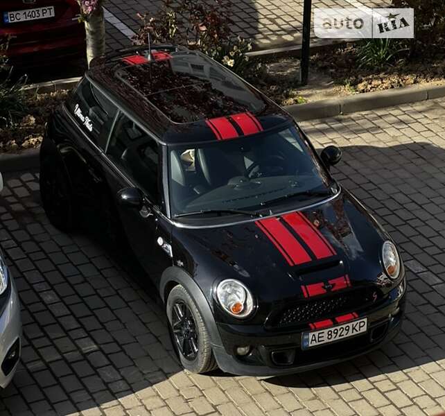 Mini Hatch (2013)