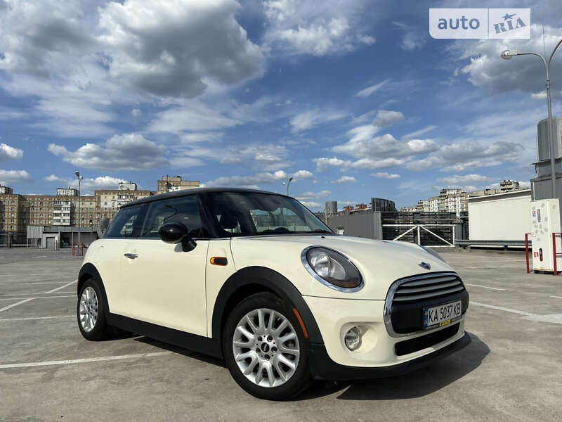 Mini Hatch (2014)